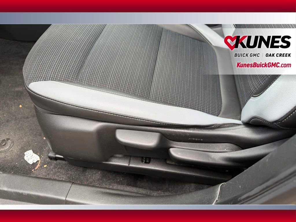 Used 2024 Buick Envista Preferred w/ Advanced Safety Package image 7