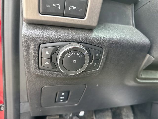 Used 2015 Ford F150 Platinum w/ Equipment Group 701A Luxury AWD/4WD image 19
