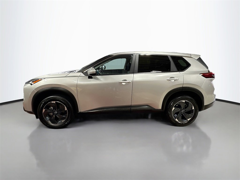 Used 2024 Nissan Rogue SV image 10