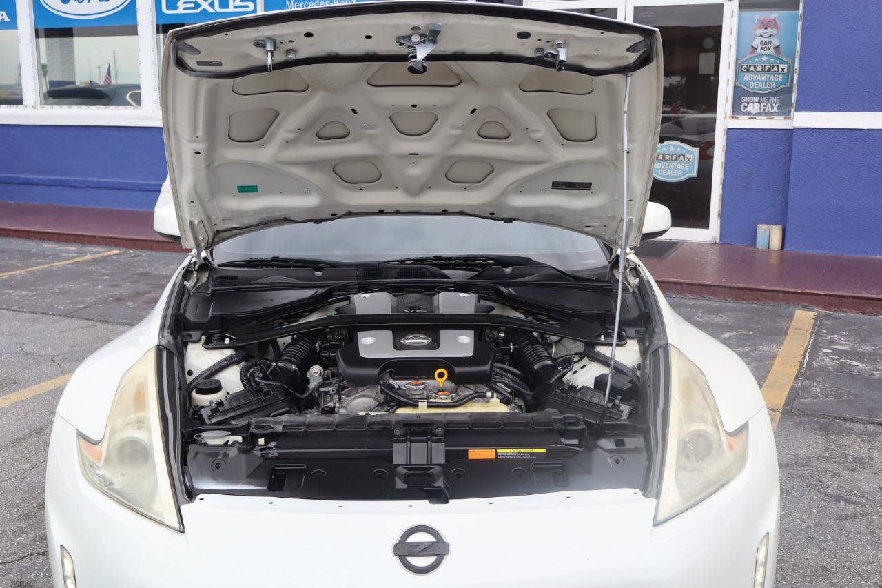 Used 2014 Nissan 370Z Coupe w/ Sport Package RWD image 32