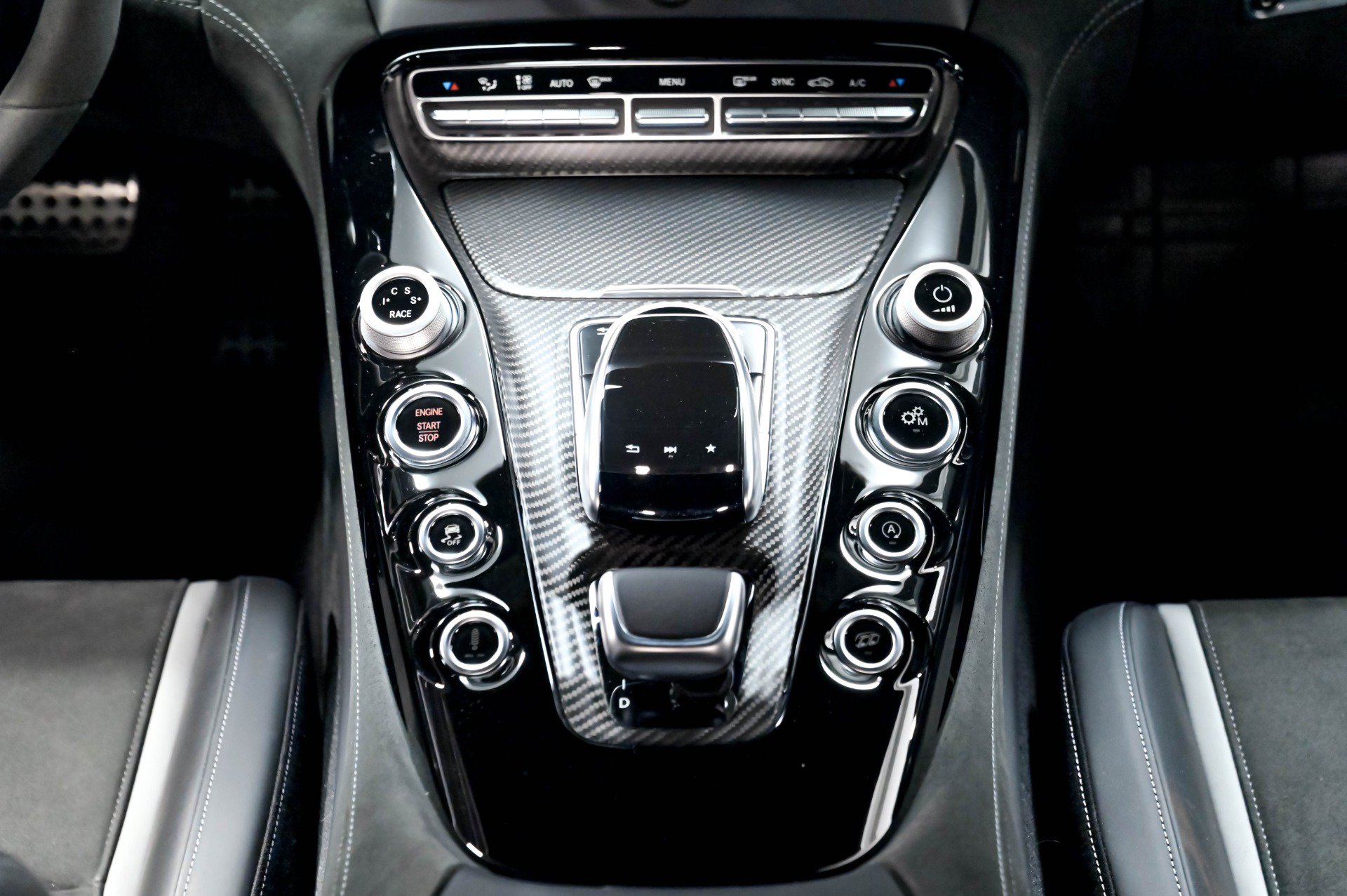 Used 2018 Mercedes-Benz AMG GT R image 28