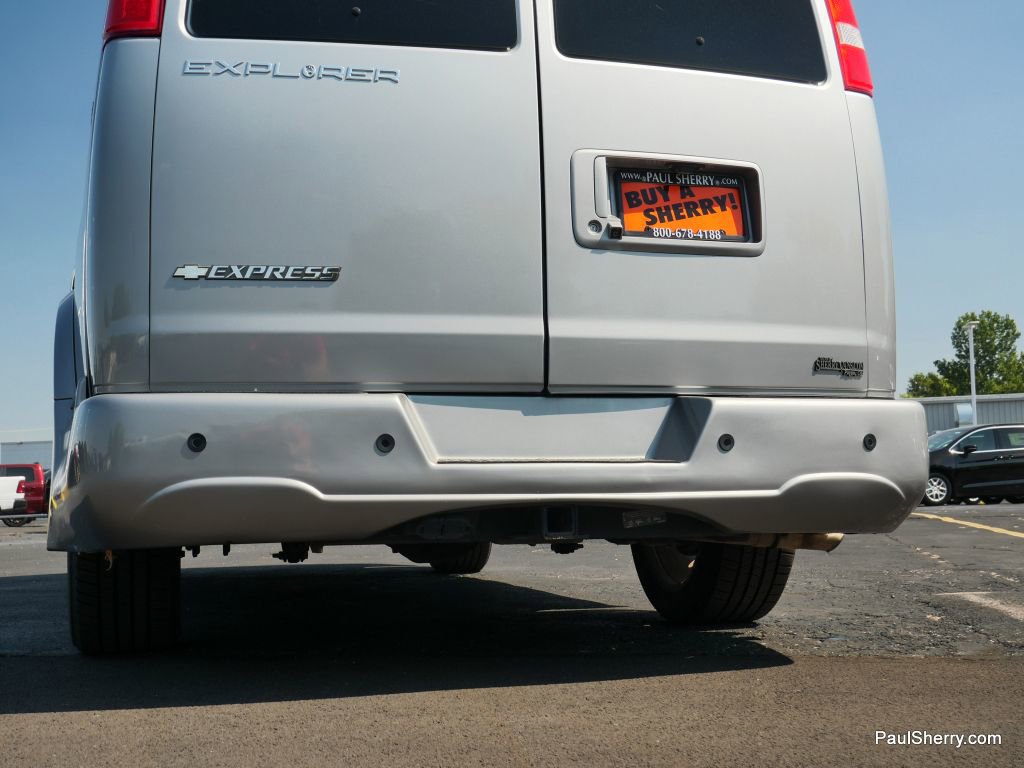 Used 2021 Chevrolet Express 2500 LS w/ Enhanced Convenience Package image 16