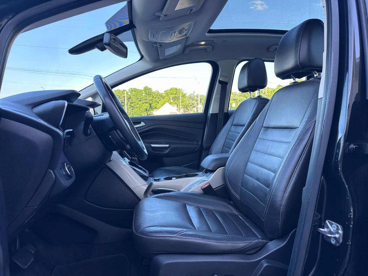 Used 2015 Ford C-MAX Energi SEL w/ Equipment Group 303A FWD image 12