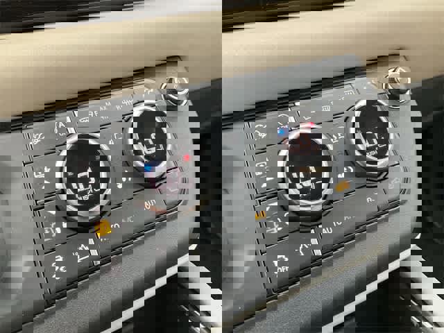 Used 2023 Land Rover Defender 110 S image 23