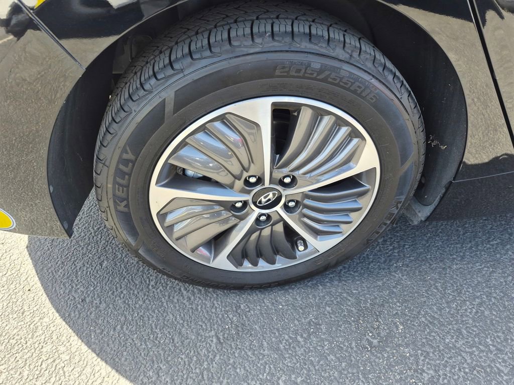 Used 2022 Hyundai Ioniq Limited image 15