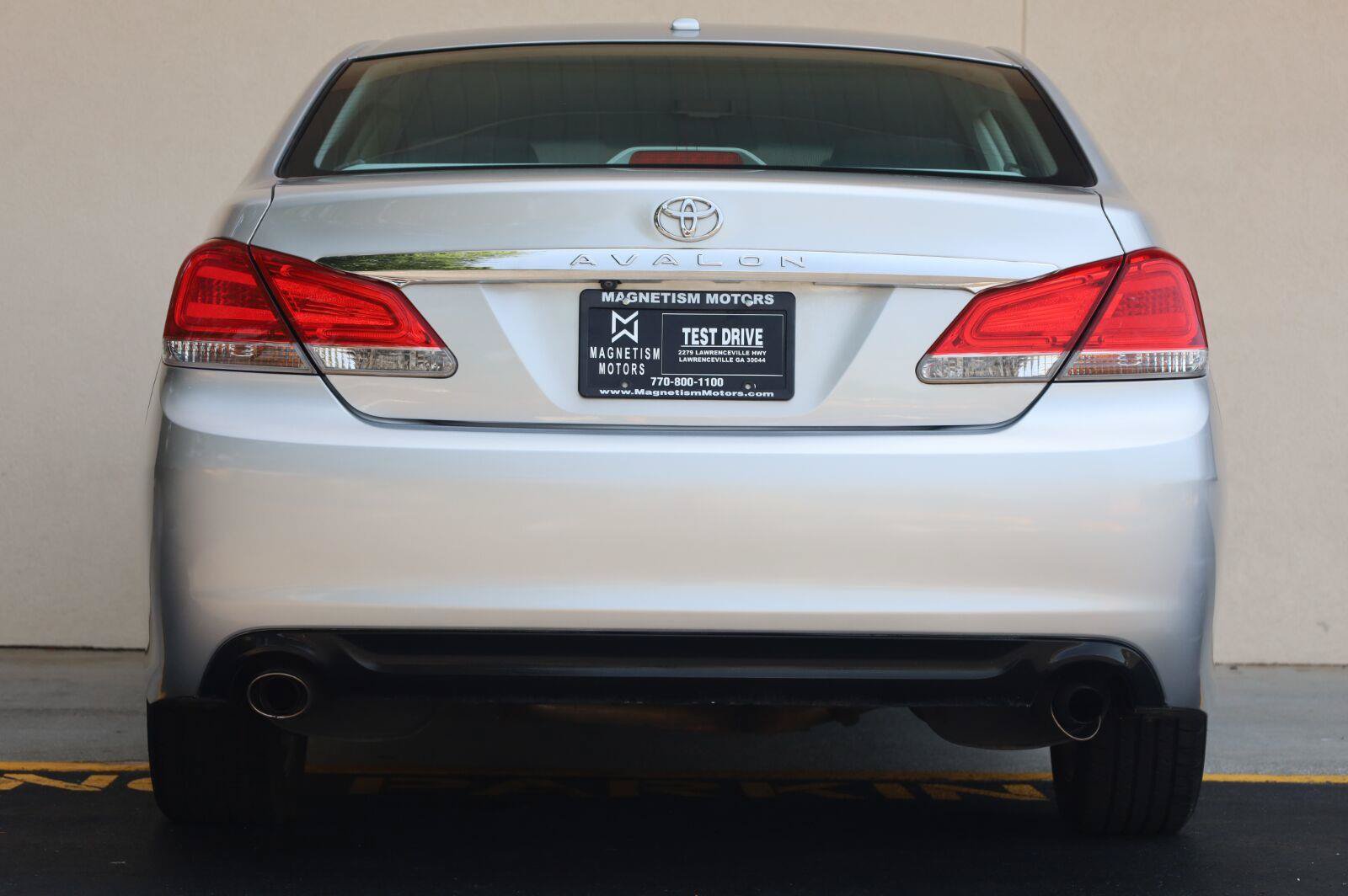 Used 2011 Toyota Avalon Limited FWD image 9