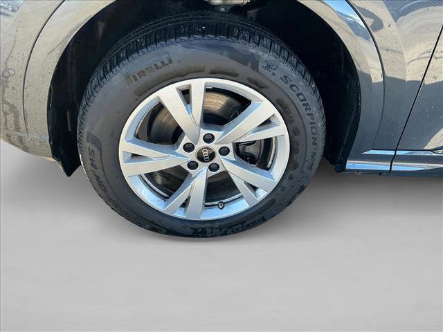 Certified 2025 Audi Q5 Premium w/ Convenience Package image 9