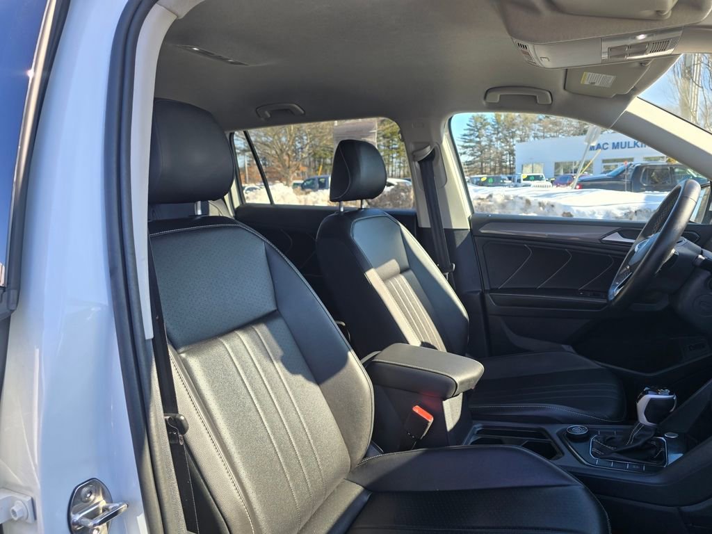 Used 2024 Volkswagen Tiguan SE AWD/4WD image 11