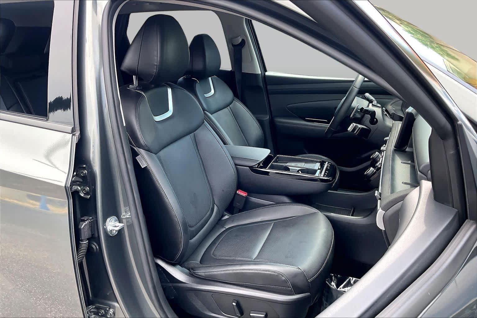 Used 2025 Hyundai Tucson Limited AWD/4WD image 15