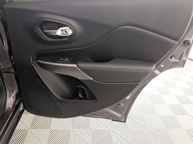 Used 2019 Jeep Cherokee Limited w/ Technology Group image 33