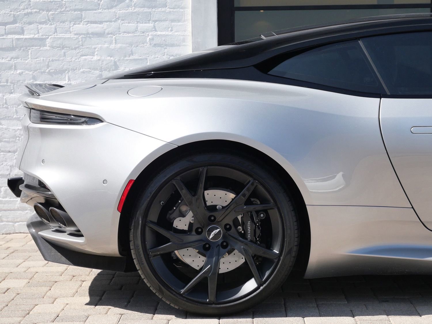 Used 2023 Aston Martin DBS Coupe RWD image 14