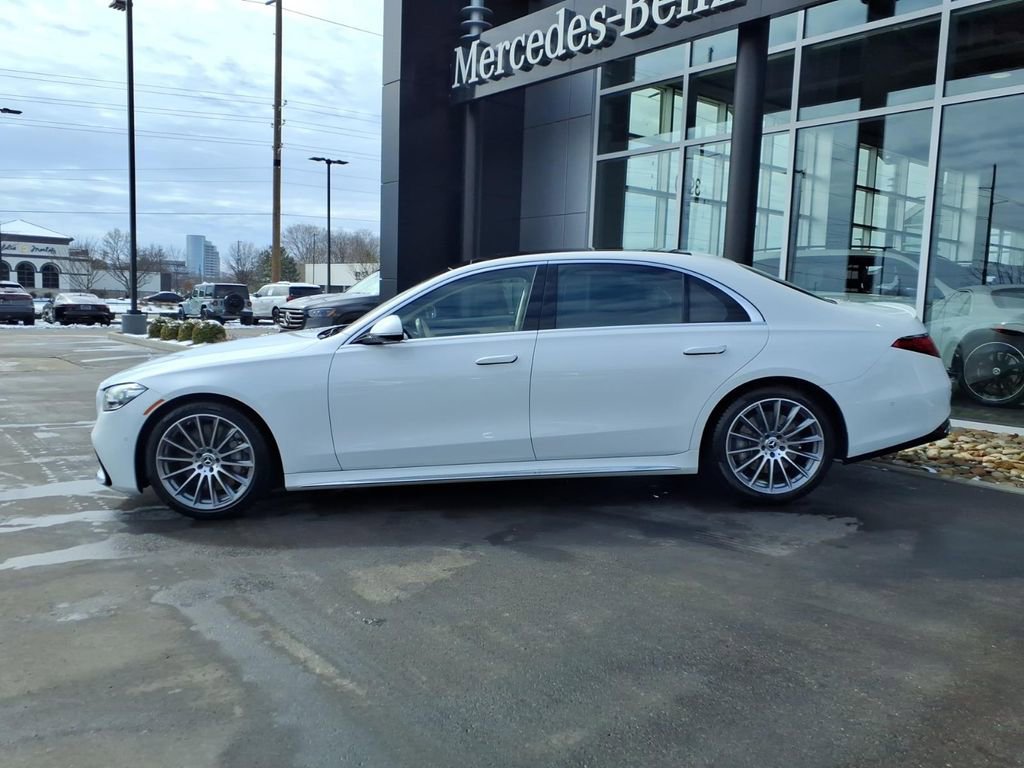 Certified 2025 Mercedes-Benz S 580 4MATIC Sedan image 3