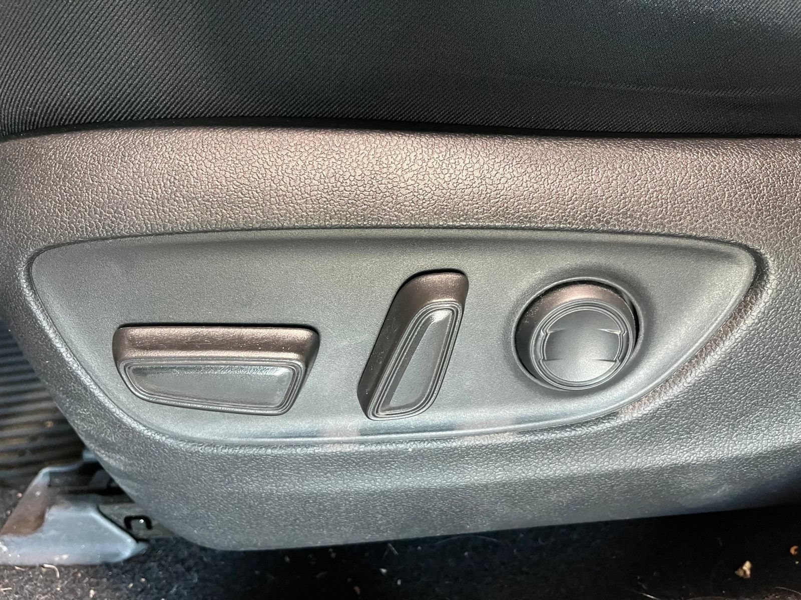 Used 2022 Toyota RAV4 XLE w/ Convenience Package AWD/4WD image 18