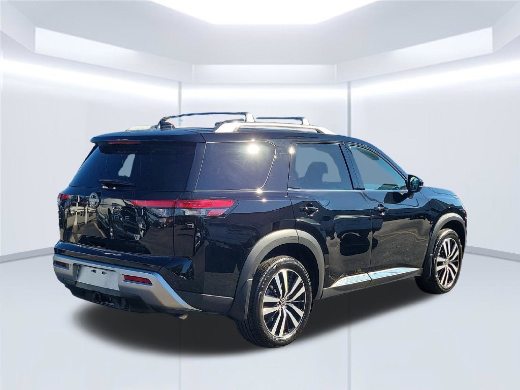 Used 2025 Nissan Pathfinder Platinum w/ Lighting Package (N92) AWD/4WD image 6