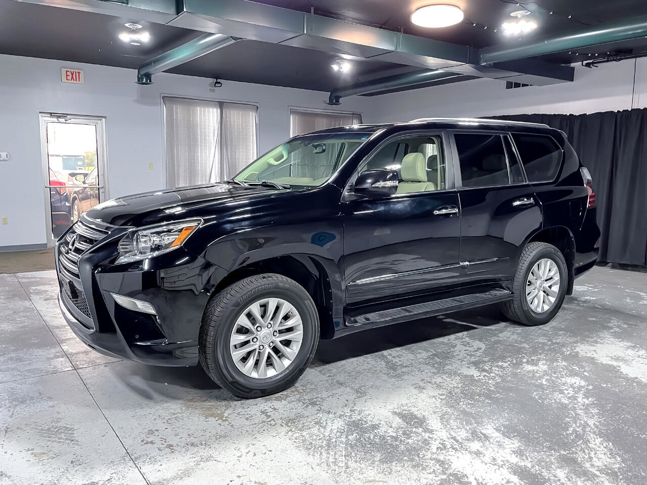 Used 2017 Lexus GX 460 image 4