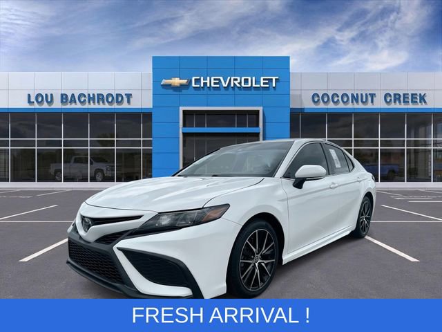 Used 2023 Toyota Camry SE image 4