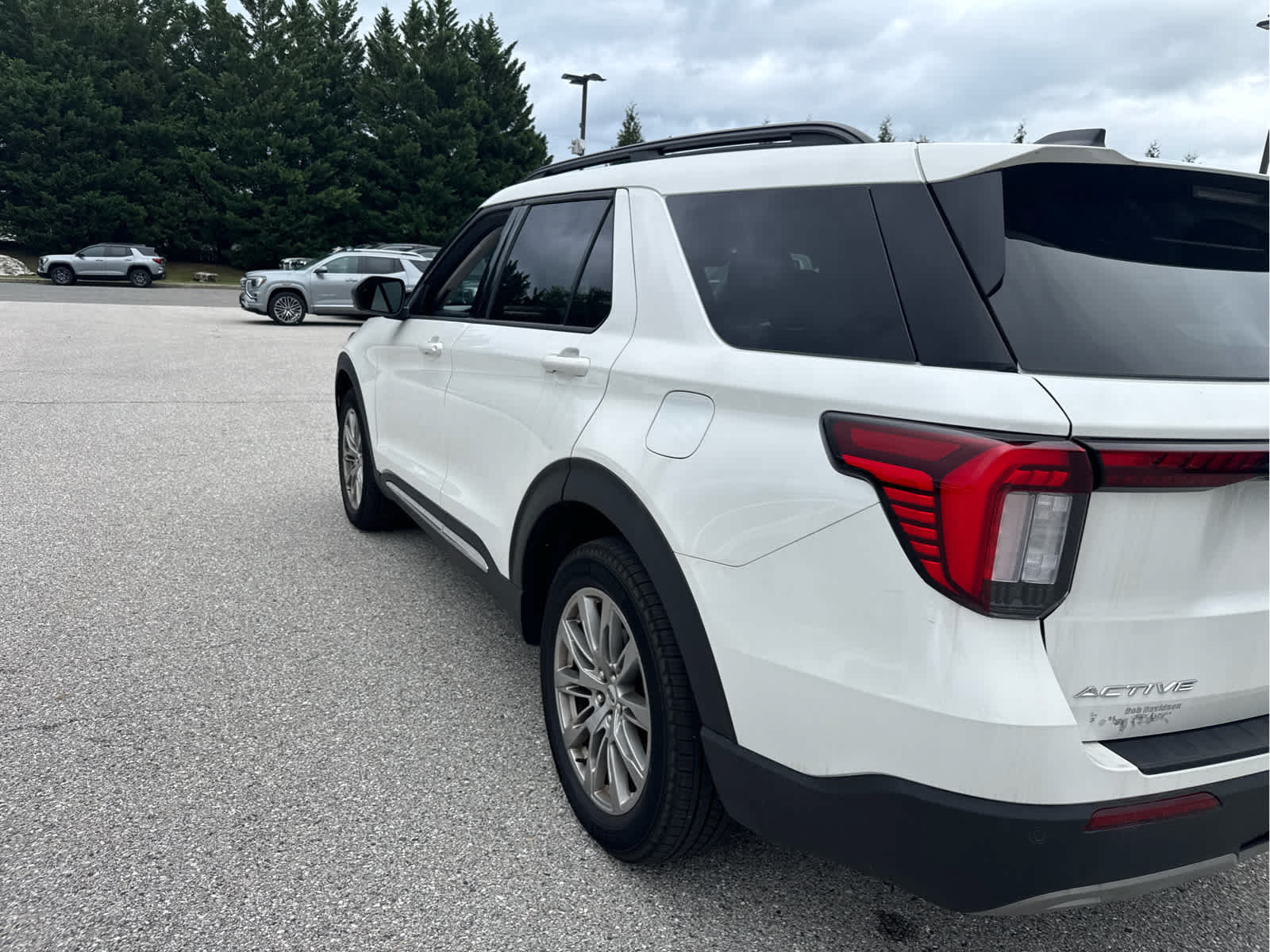 Used 2025 Ford Explorer Active w/ Active Comfort Package AWD/4WD image 4