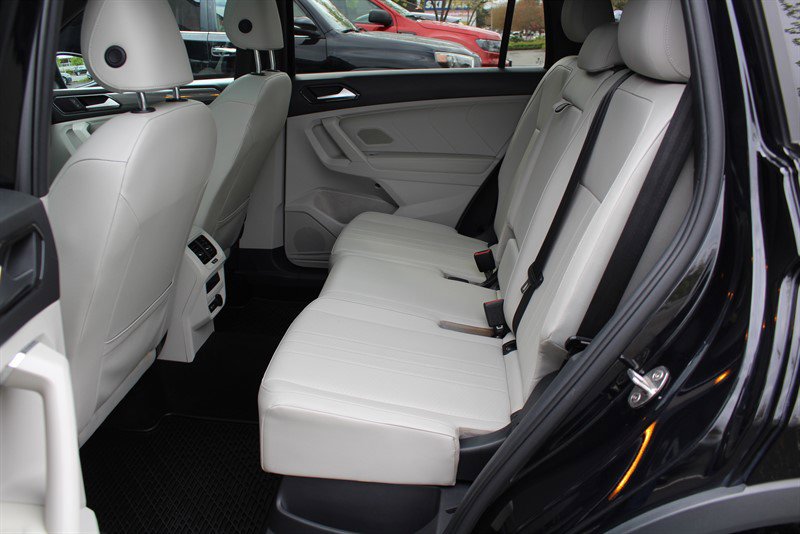 Used 2022 Volkswagen Tiguan SE R-Line image 23