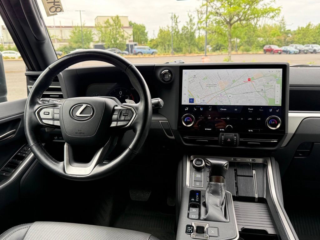 Used 2024 Lexus GX 550 w/ Cold Area Package AWD/4WD image 28