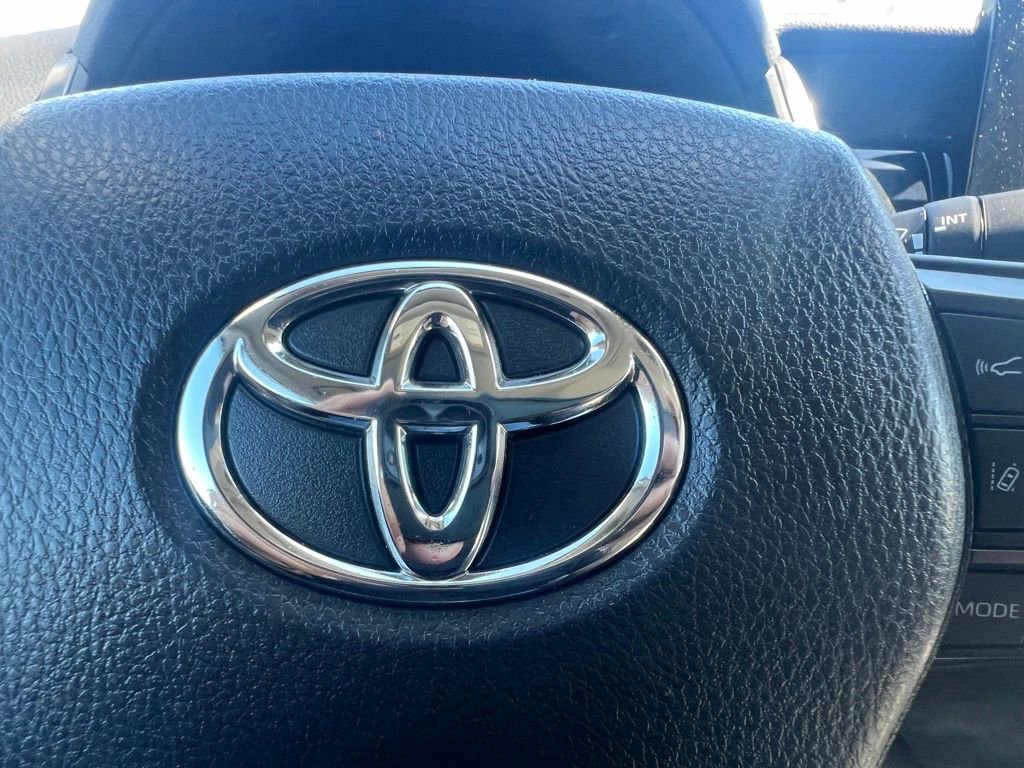 Used 2022 Toyota Camry SE image 32