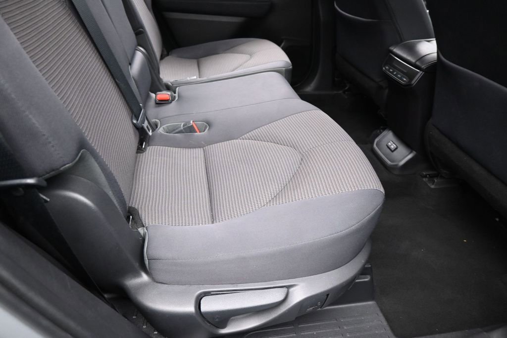 Used 2022 Toyota Highlander L AWD/4WD image 36