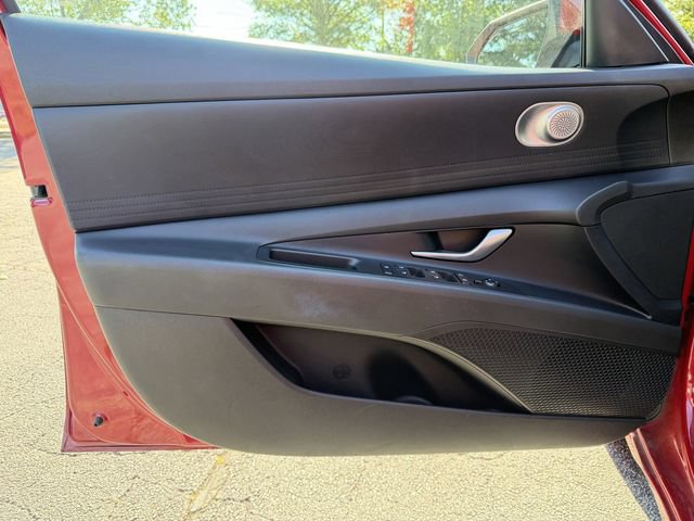 Used 2022 Hyundai Elantra SEL FWD image 9