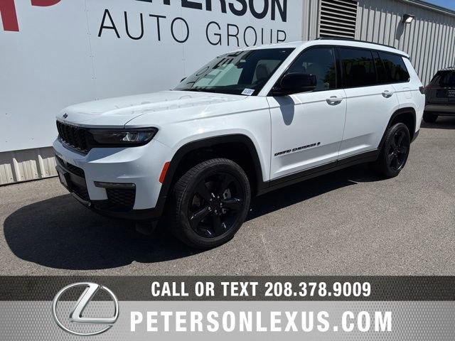 Used 2025 Jeep Grand Cherokee L Limited w/ Black Appearance Package AWD/4WD image 4