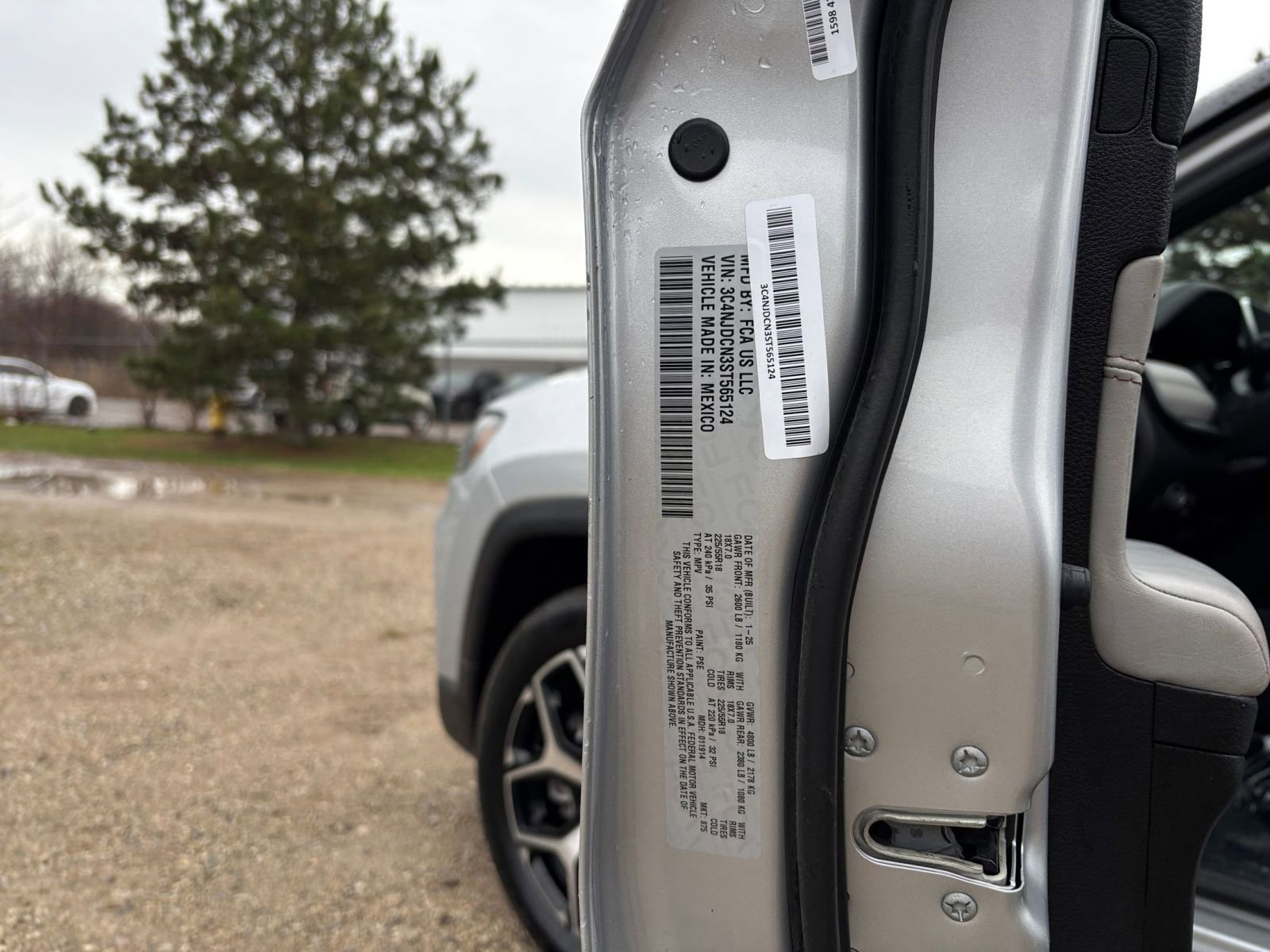 Used 2025 Jeep Compass Limited AWD/4WD image 31