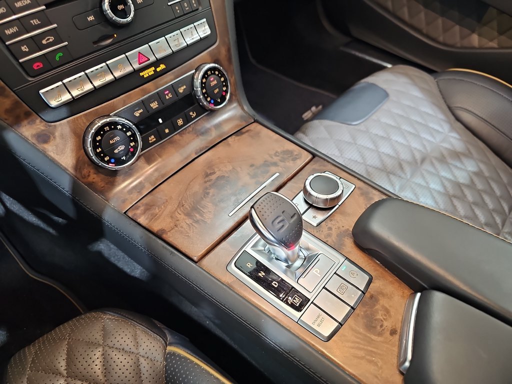 Used 2020 Mercedes-Benz SL 550 image 25