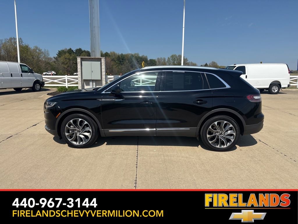 Used 2023 Lincoln Nautilus Reserve w/ Luxury Package image 3