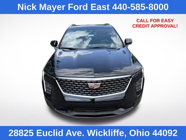 Used 2025 Cadillac XT4 Premium Luxury AWD/4WD image 2