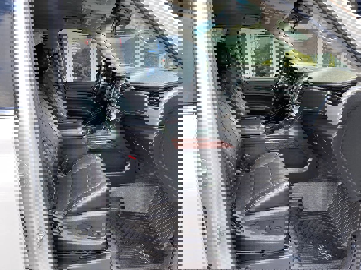 Used 2017 GMC Yukon XL SLT image 30