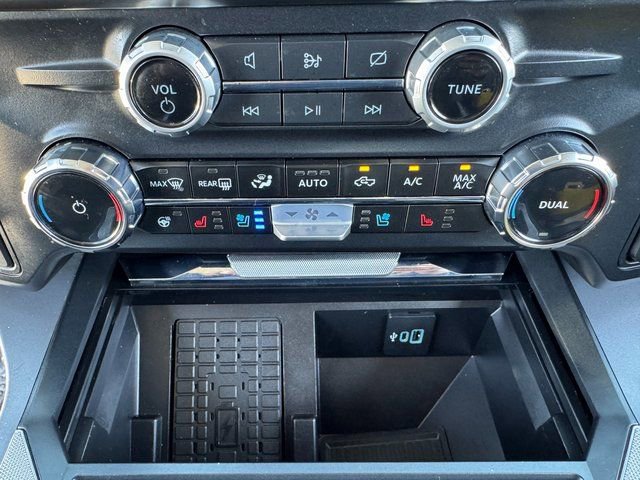 Used 2024 Ford F250 Lariat w/ Sport Appearance Package image 30