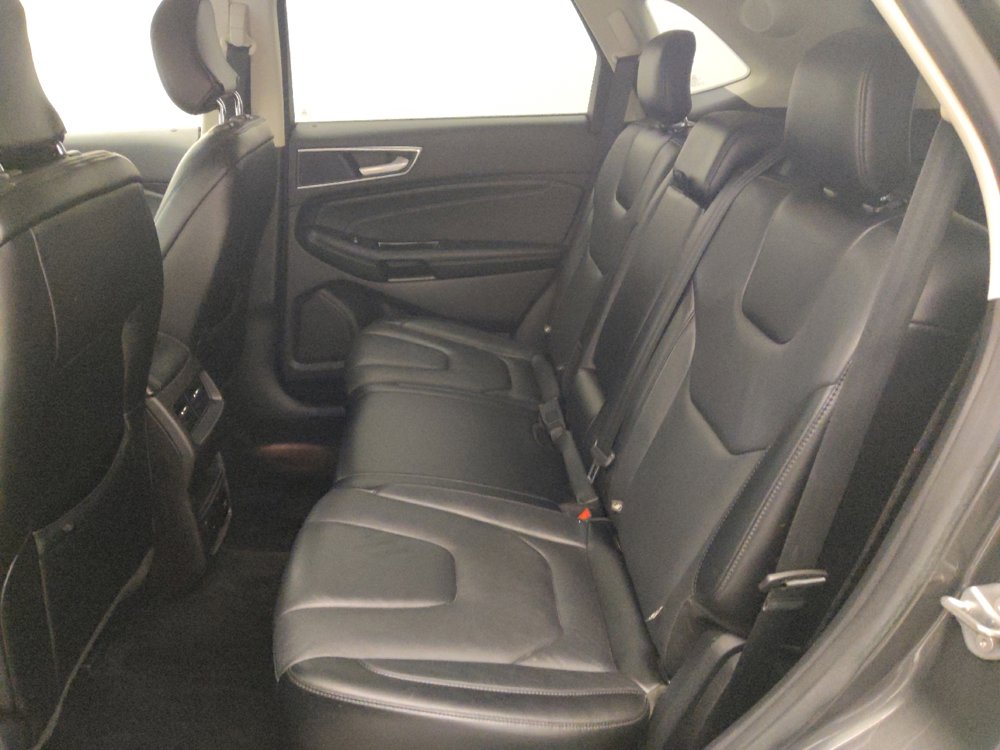 Used 2017 Ford Edge Titanium w/ Technology Package FWD image 18