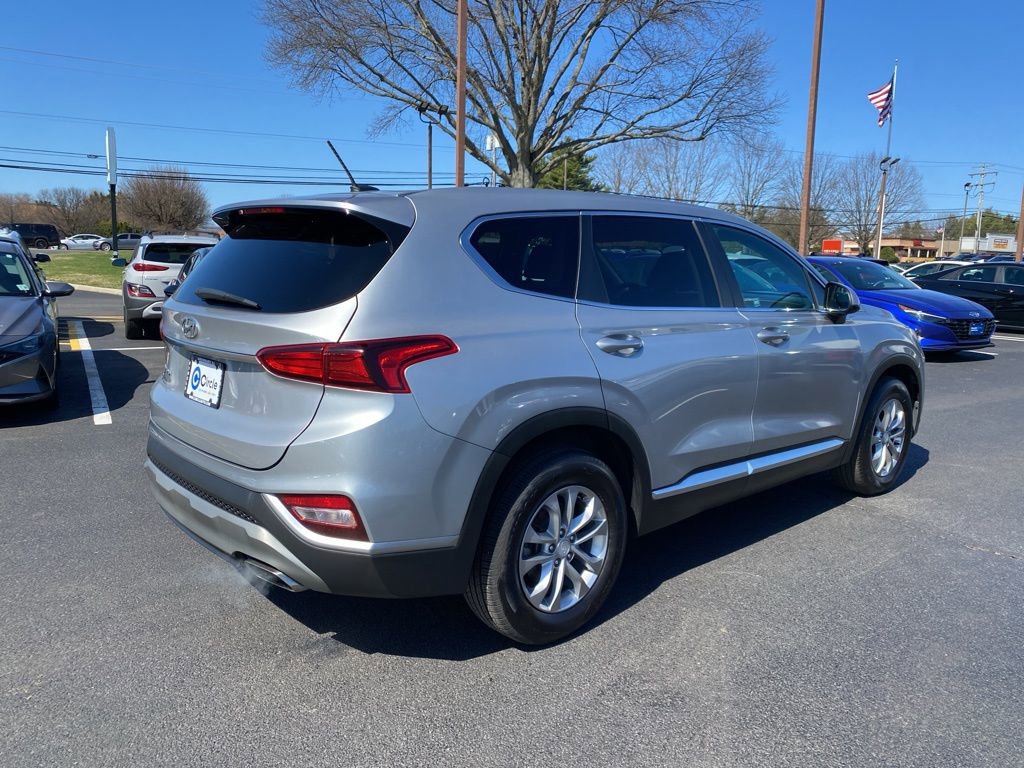 Used 2020 Hyundai Santa Fe SE image 4