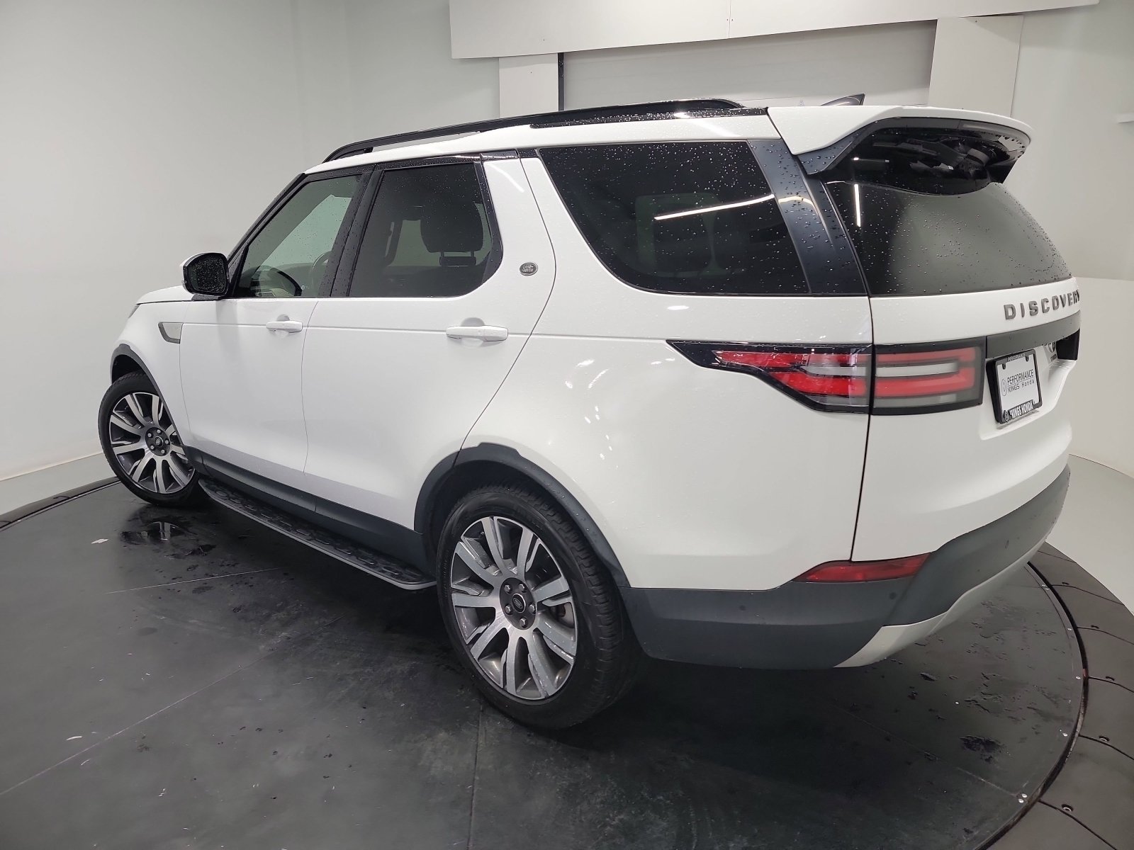 Used 2019 Land Rover Discovery HSE AWD/4WD image 6
