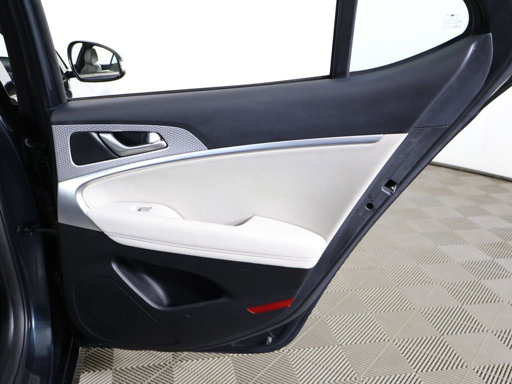 Used 2023 Genesis G70 2.0T w/ Sport Prestige Package image 29