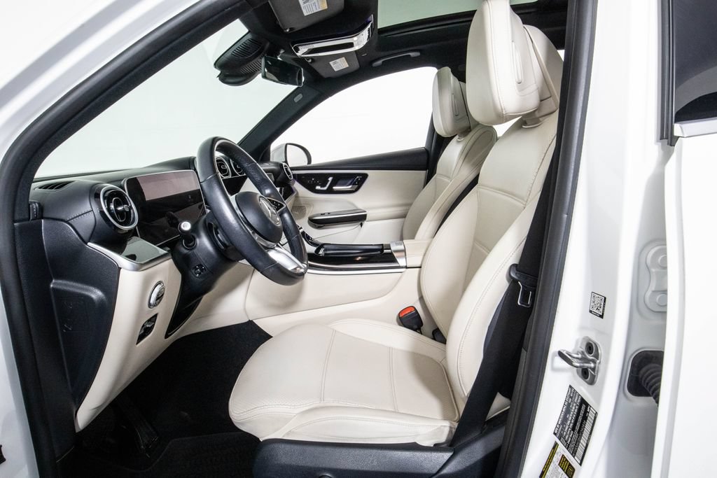 Used 2025 Mercedes-Benz GLC 300 image 10