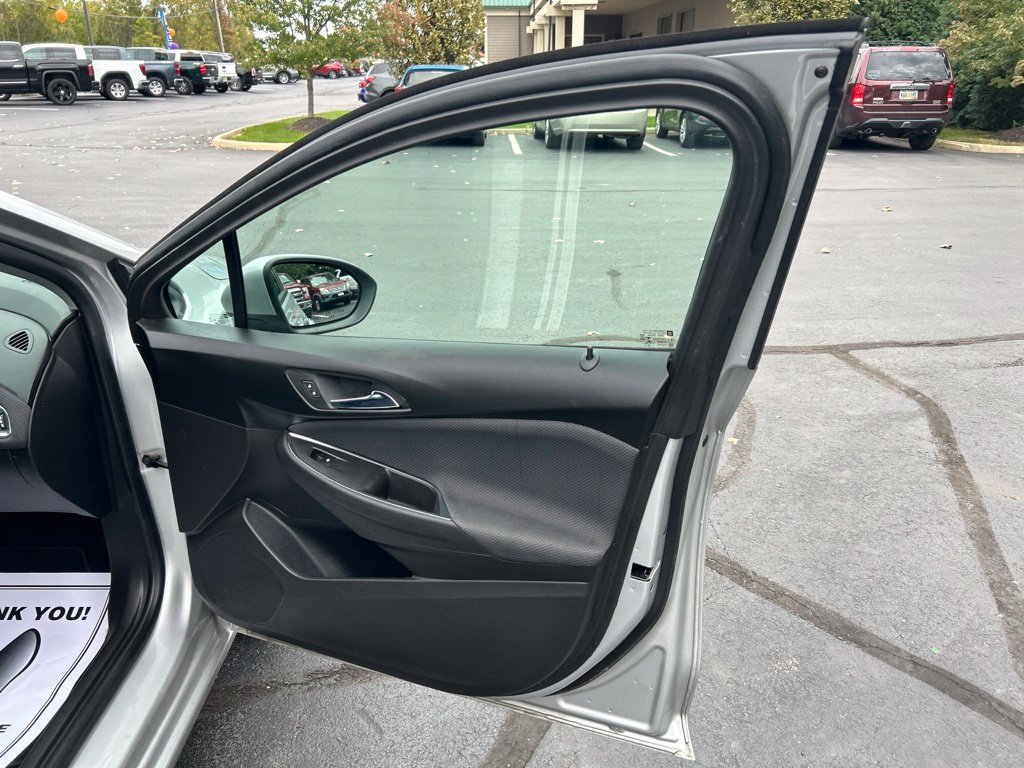 Used 2019 Chevrolet Cruze LS FWD image 27