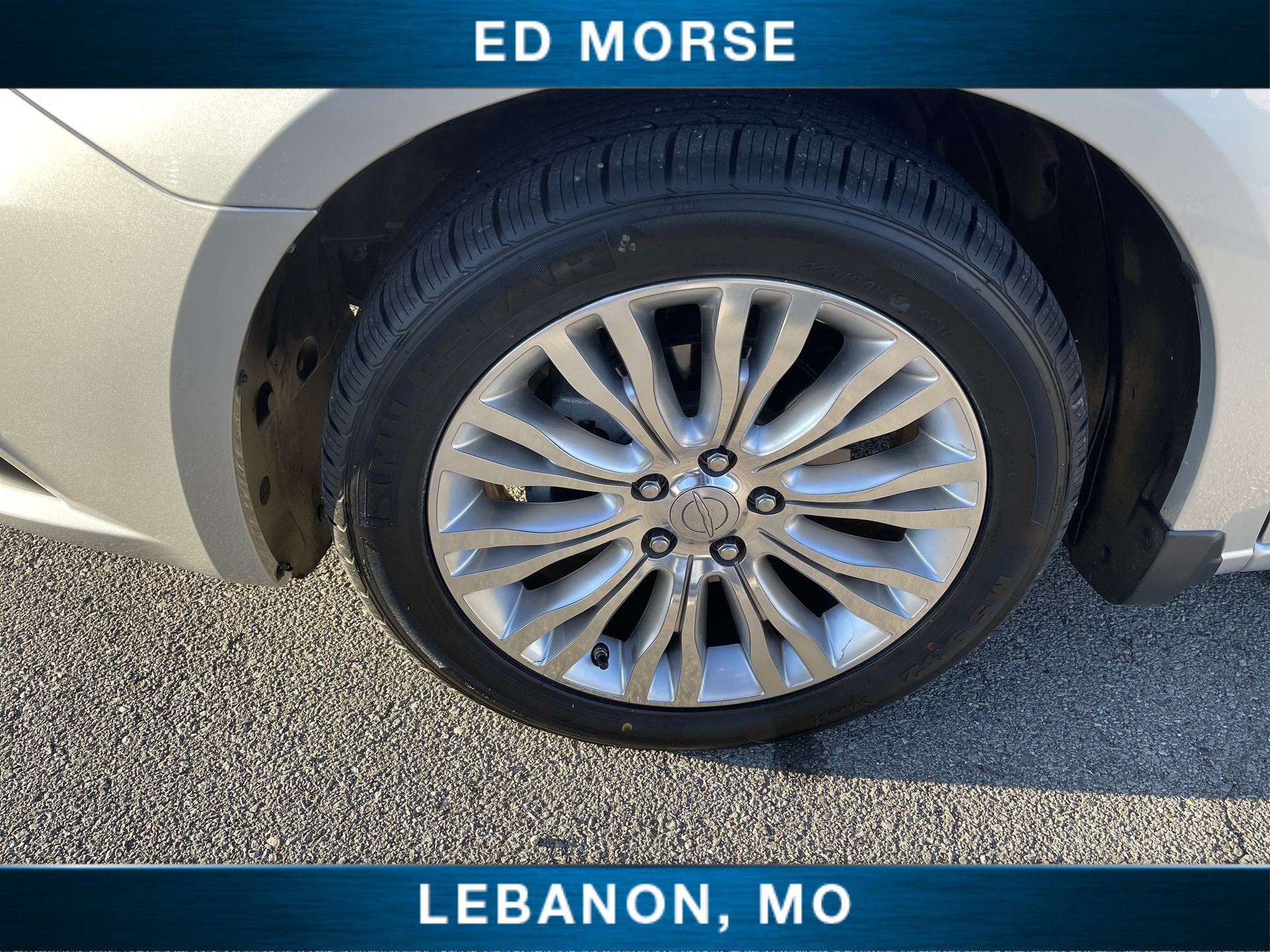 Used 2011 Chrysler 200 Limited image 28