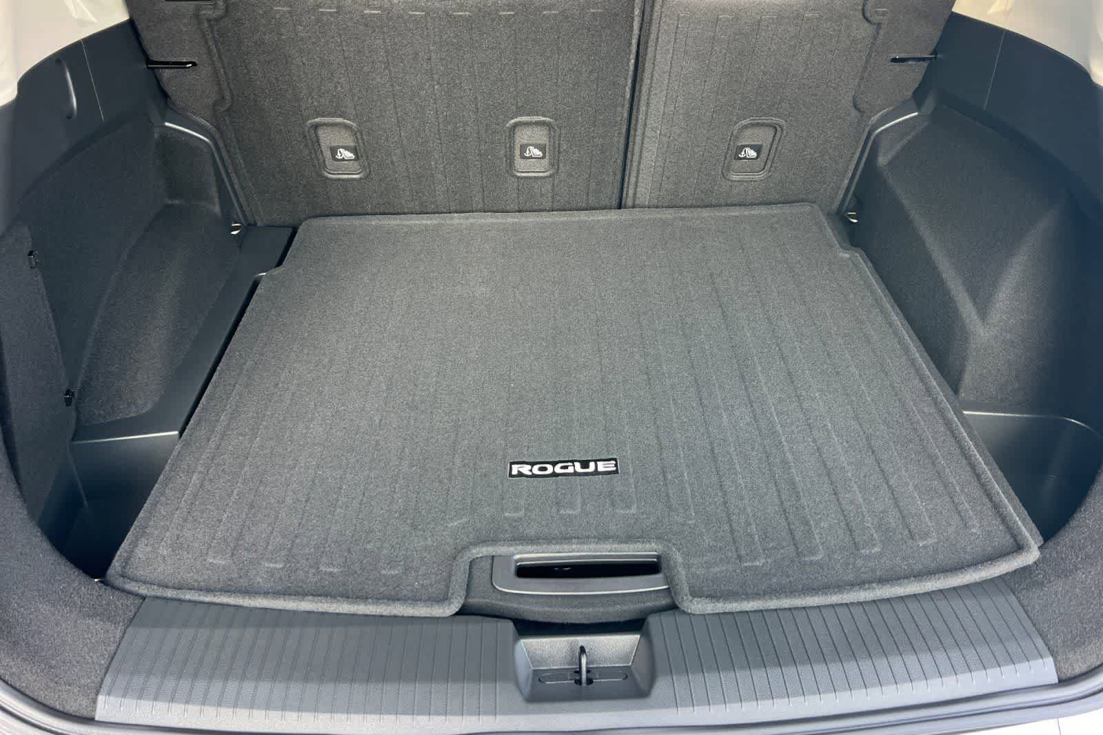 New 2026 Nissan Rogue Dark Armor image 18