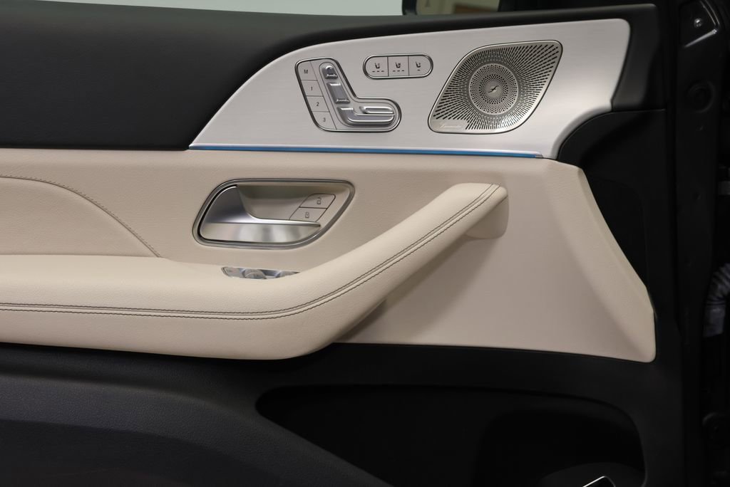 Certified 2023 Mercedes-Benz GLS 450 4MATIC image 32