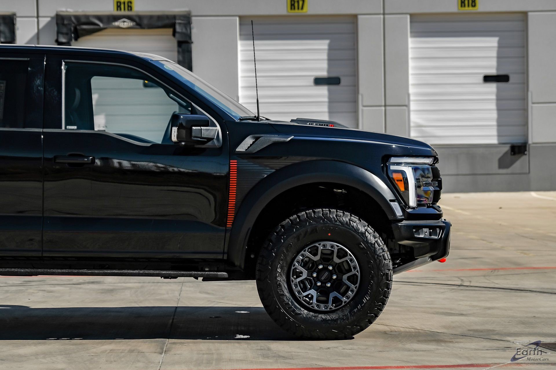 Used 2025 Ford F150 Raptor w/ Equipment Group 803A Raptor R AWD/4WD image 20