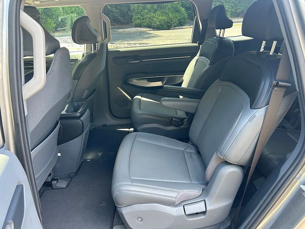 Used 2024 Kia EV9 Light Long Range RWD image 17