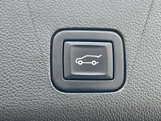Used 2022 GMC Yukon Denali AWD/4WD image 11