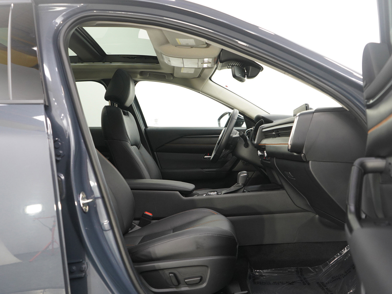 Certified 2025 MAZDA CX-50 2.5 Hybrid w/ Premium Plus Pkg image 11