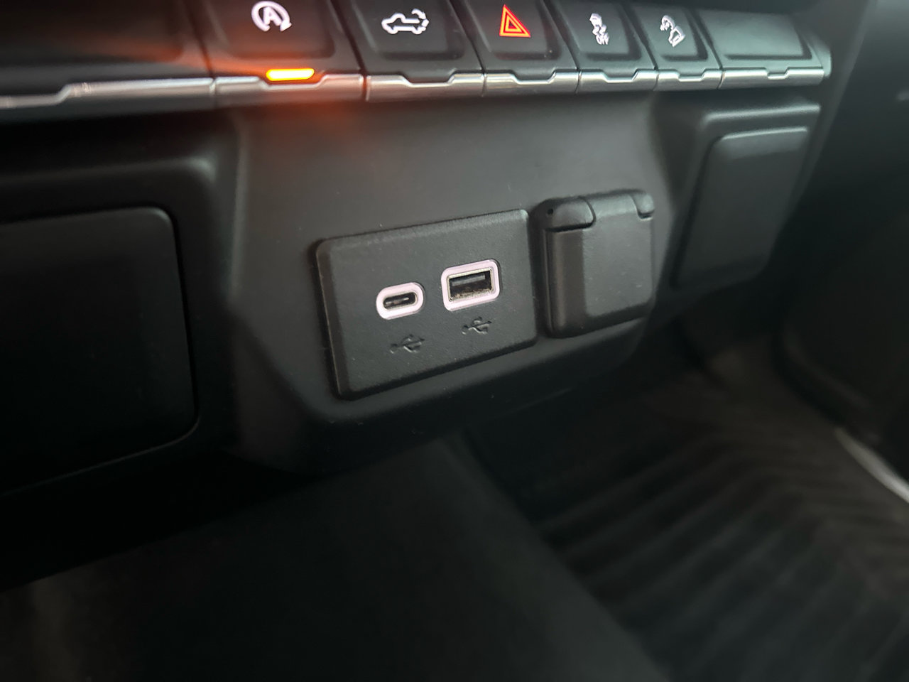 Used 2020 Chevrolet Silverado 1500 LT w/ All-Star Edition image 38