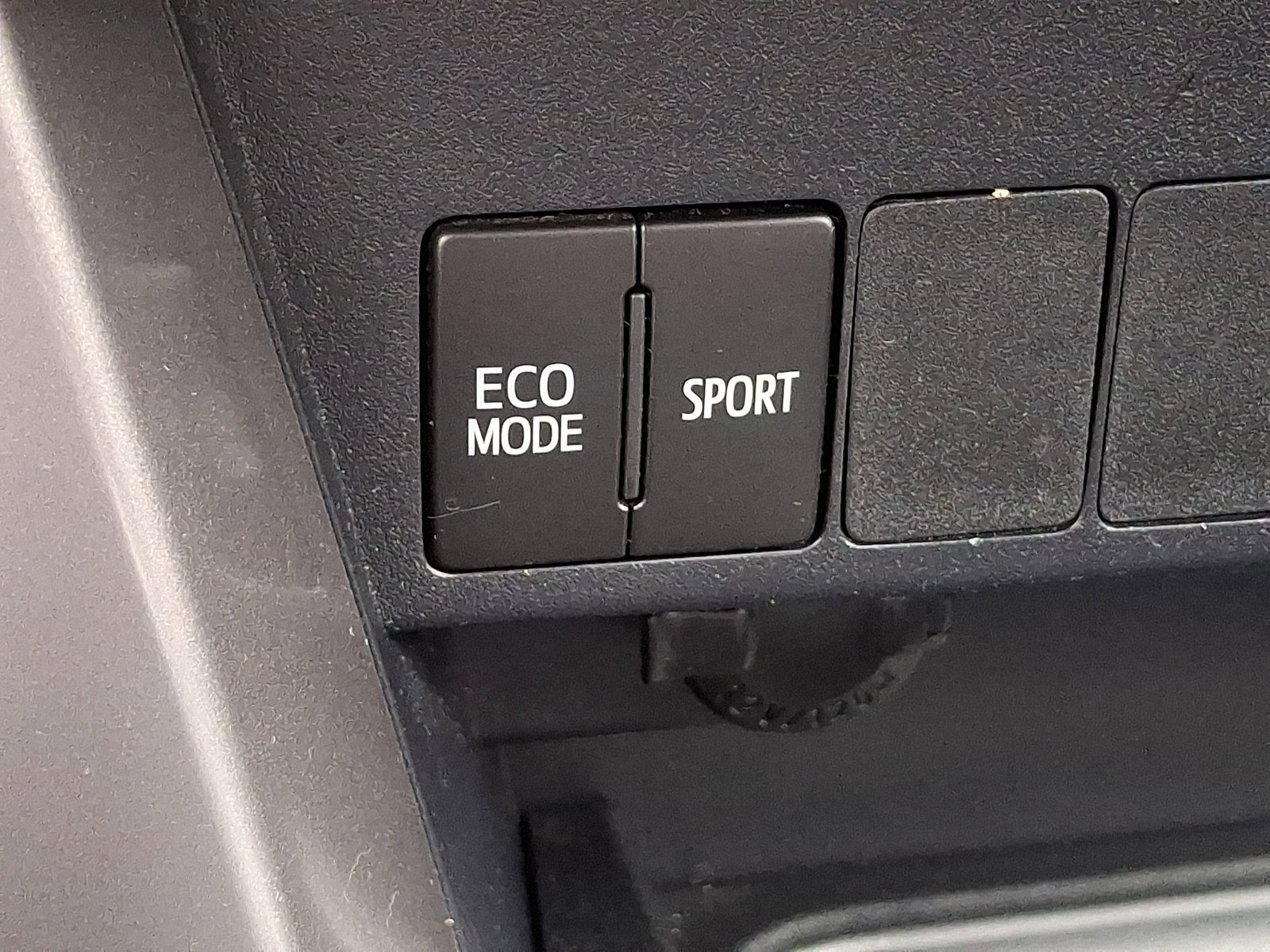 Used 2017 Toyota RAV4 XLE image 24