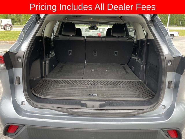Used 2021 Toyota Highlander XLE FWD image 13
