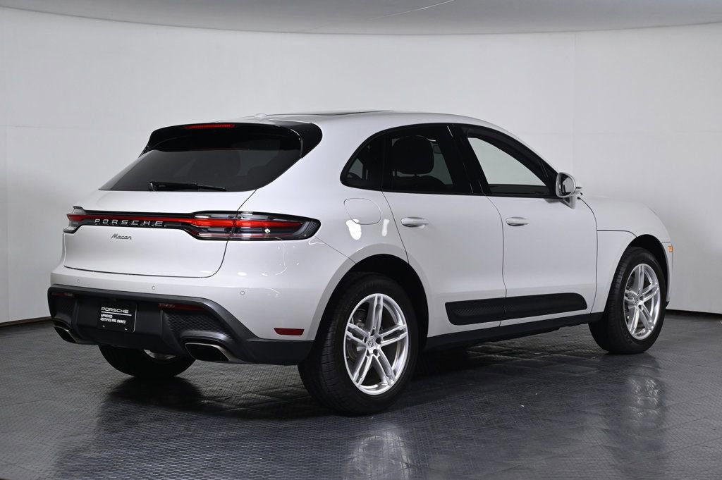Certified 2023 Porsche Macan image 7